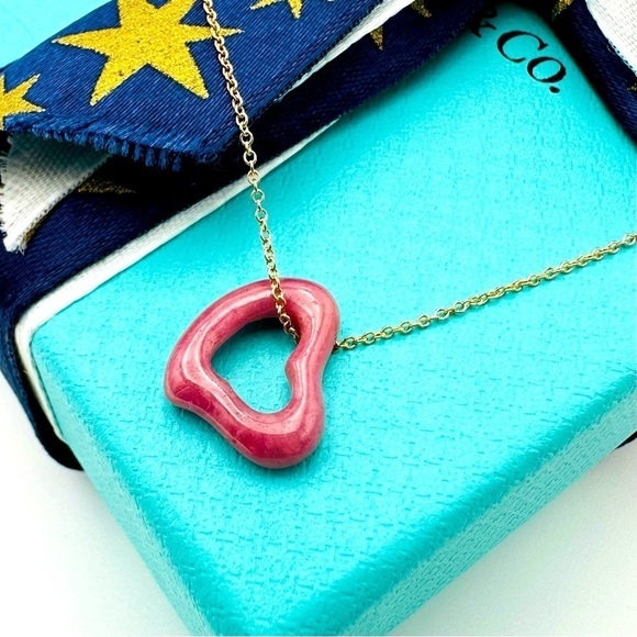 Tiffany & Co. 18K Rose Gold Pink Rhodonite Open Heart Charm Necklace w Packaging